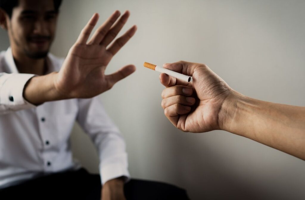 การเลิกบุหรี่ หลายครั้งทำให้คนที่กำลังพยายามเลิกบุหรี่ต้องพบกับข้อมูลที่สับสน บทความนี้จะบอกความเชื่อผิดเหล่านี้และมอบข้อมูลที่ถูกต้อง